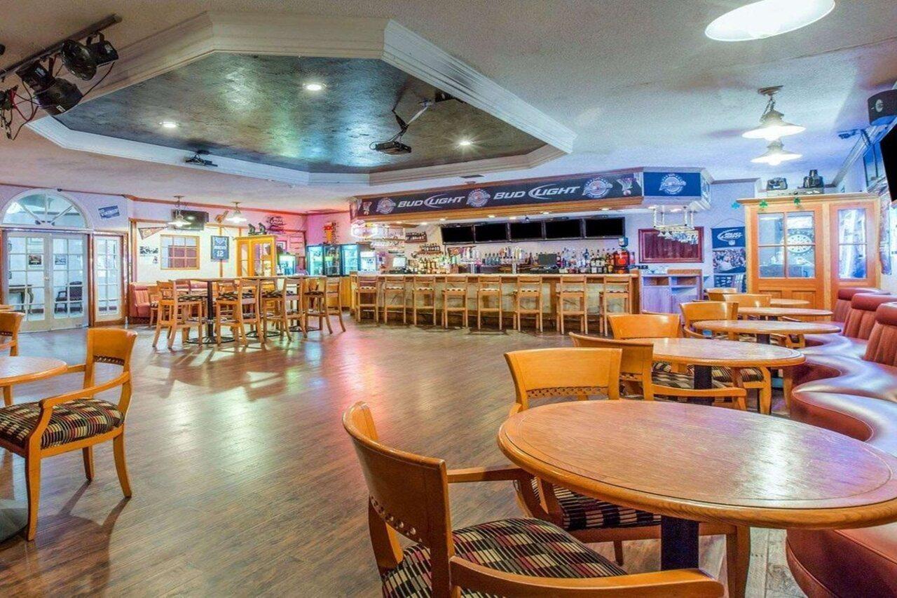 Clarion Inn Conference Center モデスト エクステリア 写真